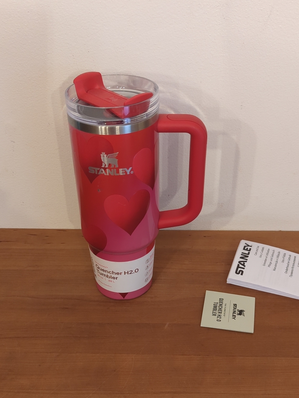 Stanley Pink Heart-Pattern Quencher H2.0 Handle Tumbler.*** Has A Few Scratches
